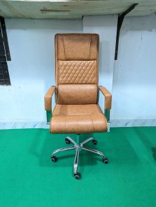 3 Part Boss Chair - Biscuit Colour